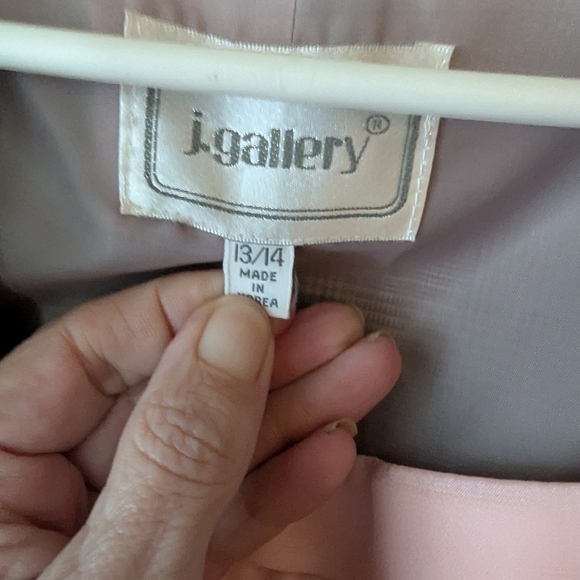 Gallery Gray Collarless Blazer with Modern Silhouette - Picture 3 of 12